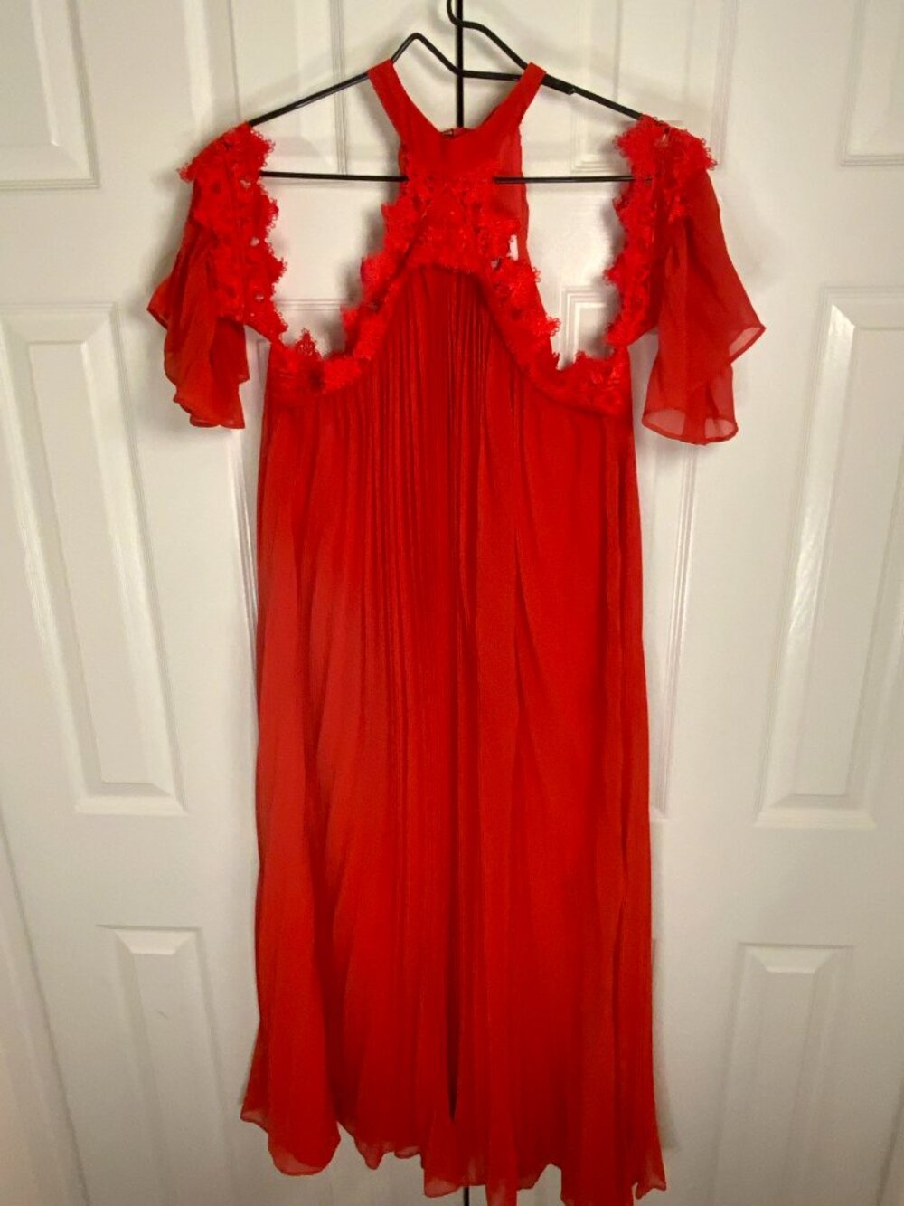 True Decadence Red Cold Shoulder Pleated Lace Midi Dress Size Small